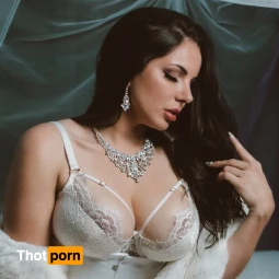 Goddess Alexandra Snow