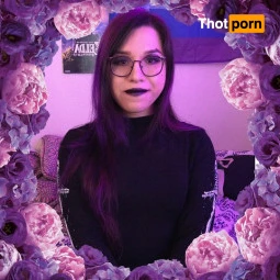 𝔱𝔥𝔢 𝔅𝔯𝔞𝔱 𝔔𝔲𝔢𝔢𝔫 🖤💀🏳️‍⚧️