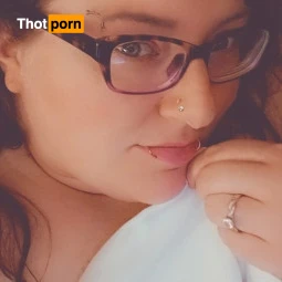 PrettyEyesChubbyThighs