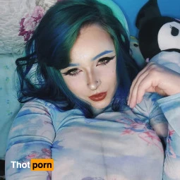 Aratani💙 Your fav curvy and waifu✨️