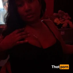 pretty girl with bad habits 🐉