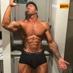 Reese ⚔️ 6'6" &amp; Hung (670+ Wall Posts)